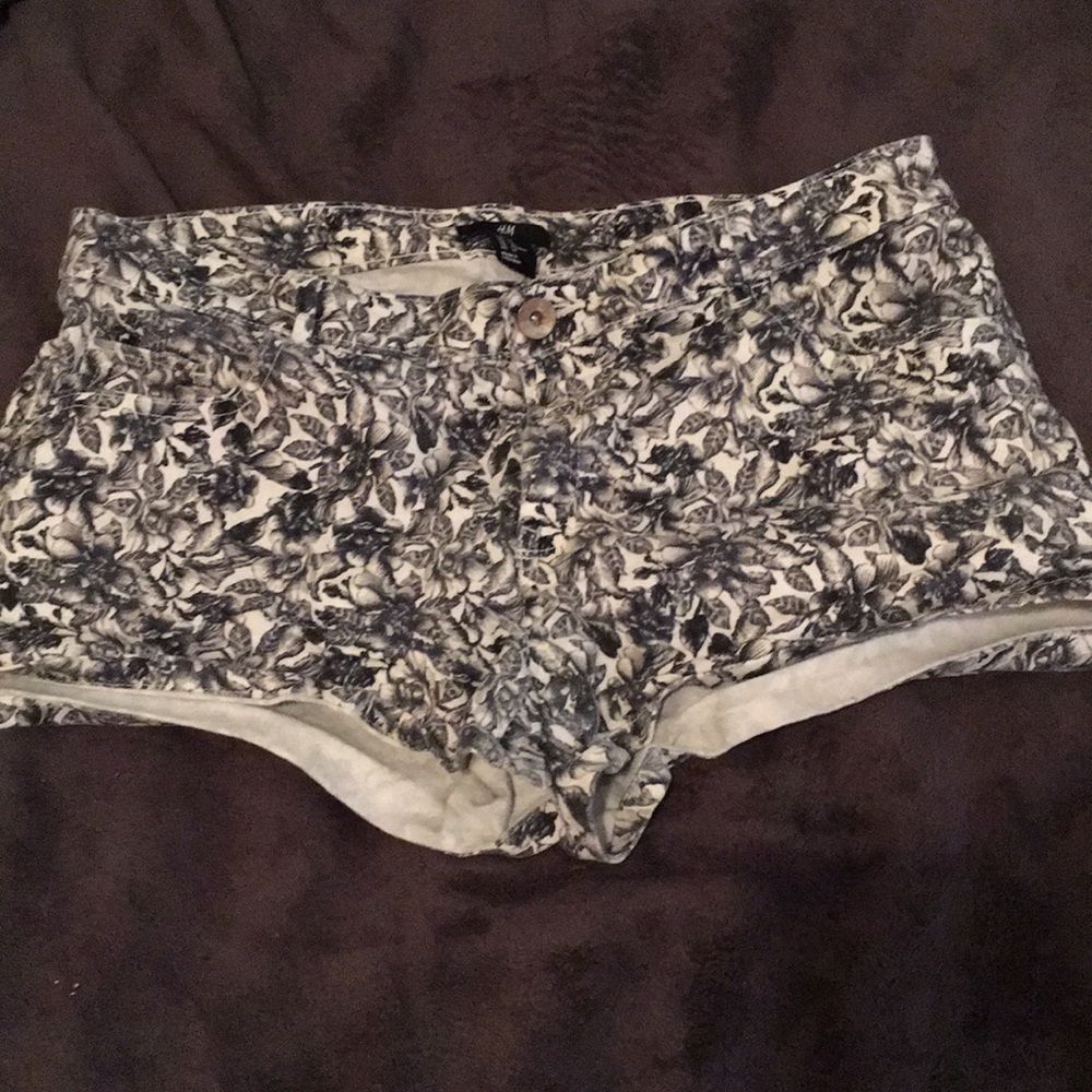 Flowered denim shorts!